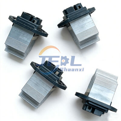 ซื้อ โมดูลควบคุมความเร็วของพัดลม 8112040-C6160 สําหรับชิ้นส่วนของระบบ HVAC ของรถบรรทุก Dongfeng การผลิตออนไลน์